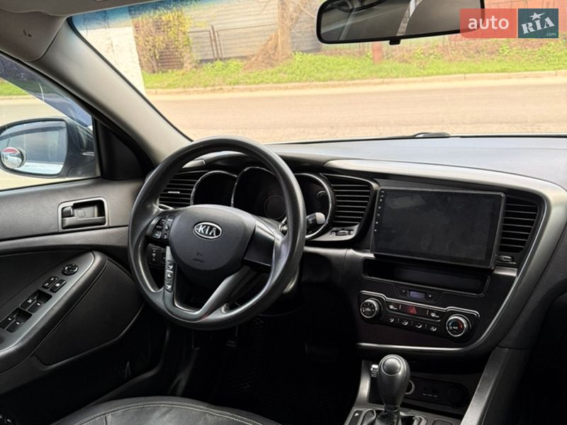 Седан Kia K5 2011 в Запоріжжі