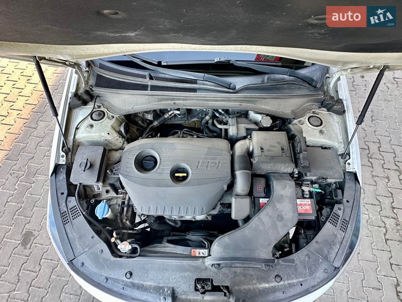 Седан Kia K5 2016 в Києві фото 37 Седан Kia K5 2016 в Києві