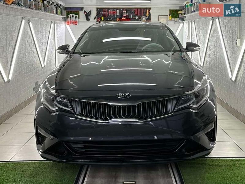 Седан Kia K5 2019 в Миколаєві