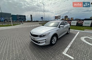 Седан Kia K5 2016 в Киеве