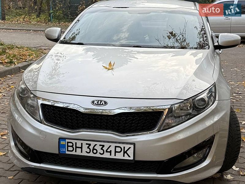 Kia K5 2011