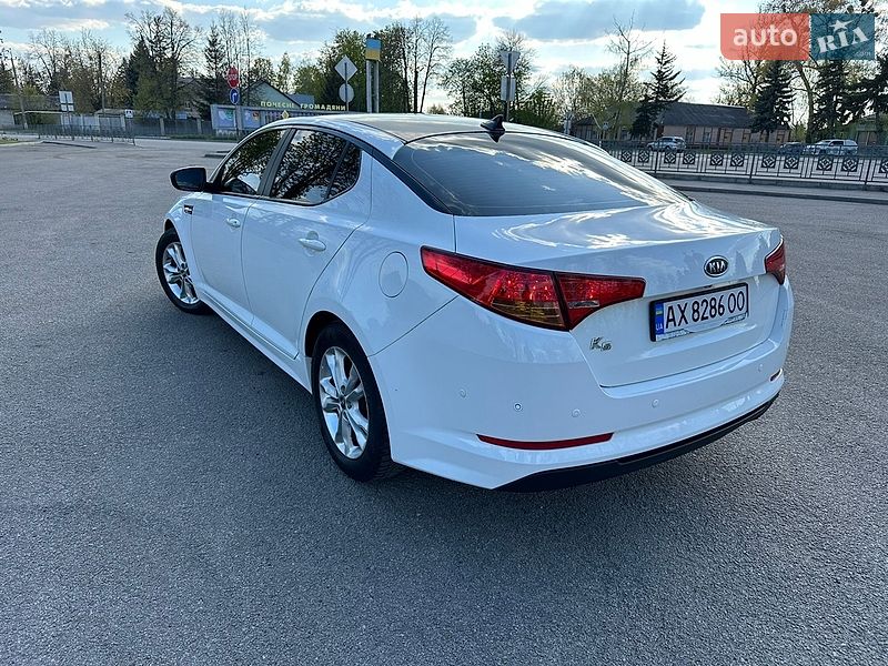 Седан Kia K5 2011 в Первомайську