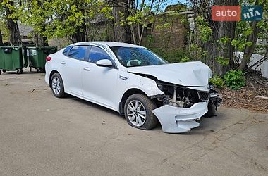 Седан Kia K5 2016 в Киеве