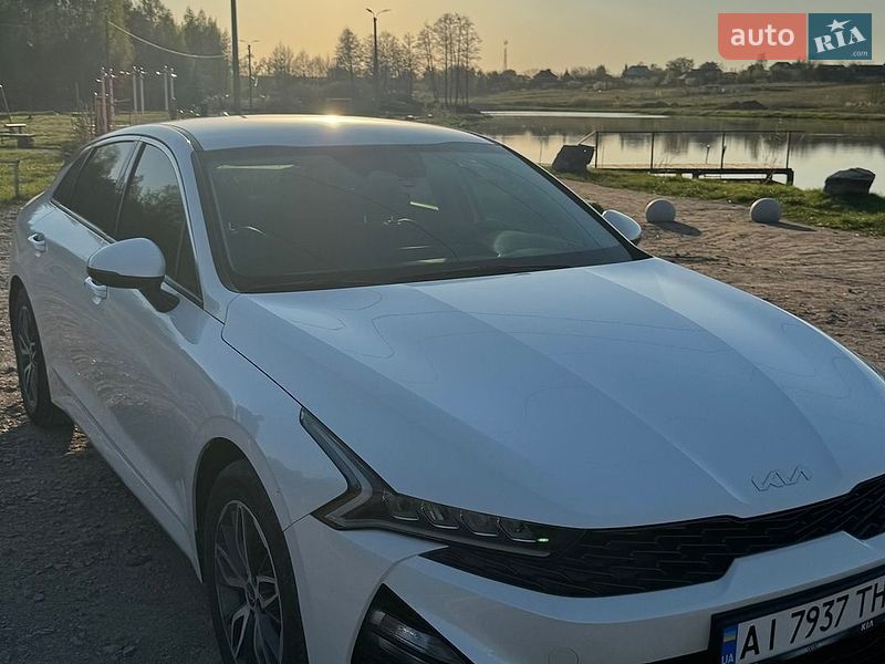 Седан Kia K5 2022 в Калиновке