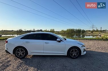 Седан Kia K5 2022 в Калиновке