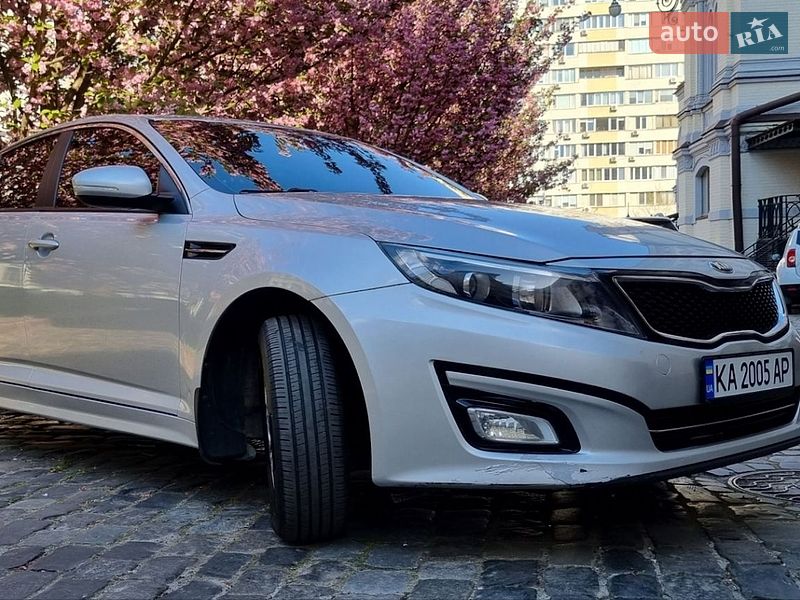 Седан Kia K5 2014 в Киеве