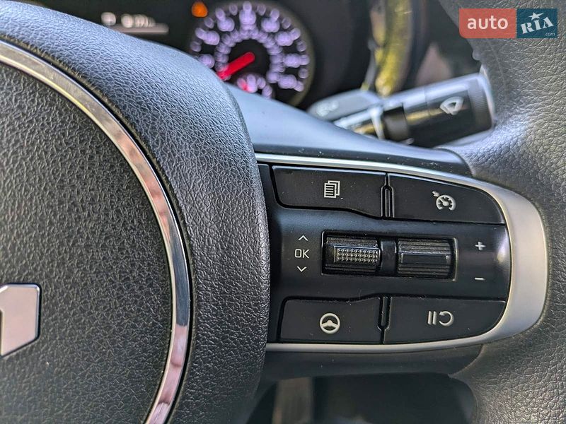 Седан Kia K5 2022 в Києві