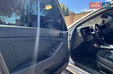 Седан Kia K5 2013 в Киеве