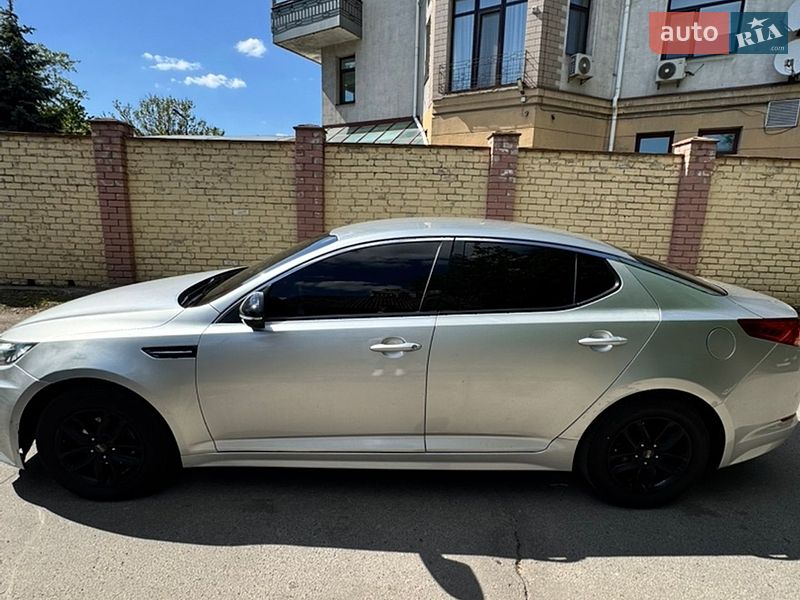 Седан Kia K5 2013 в Киеве