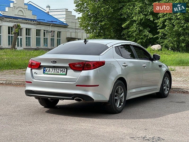 Седан Kia K5 2014 в Шостці
