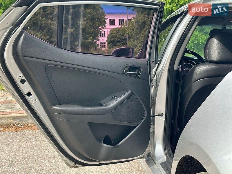 Седан Kia K5 2014 в Шостці