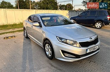 Седан Kia K5 2013 в Ірпені