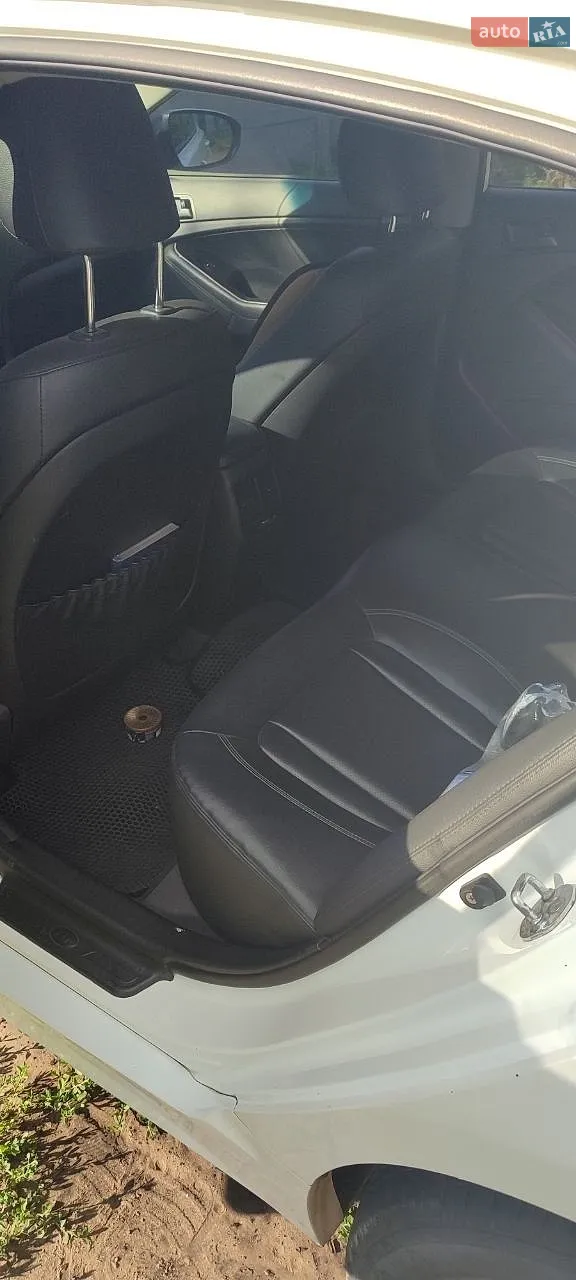 2012 Kia K5 - мініатюра 12
