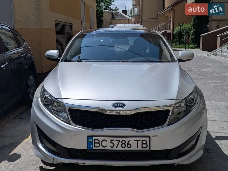Kia K5 2011