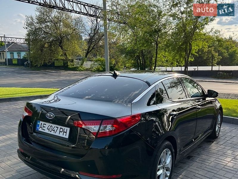 Седан Kia K5 2011 в Львове