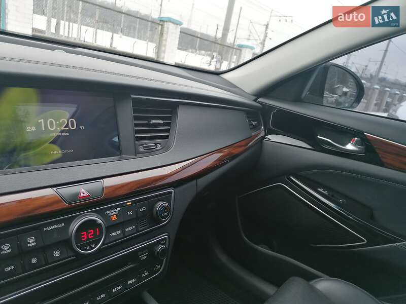 Седан Kia K7 2016 в Киеве