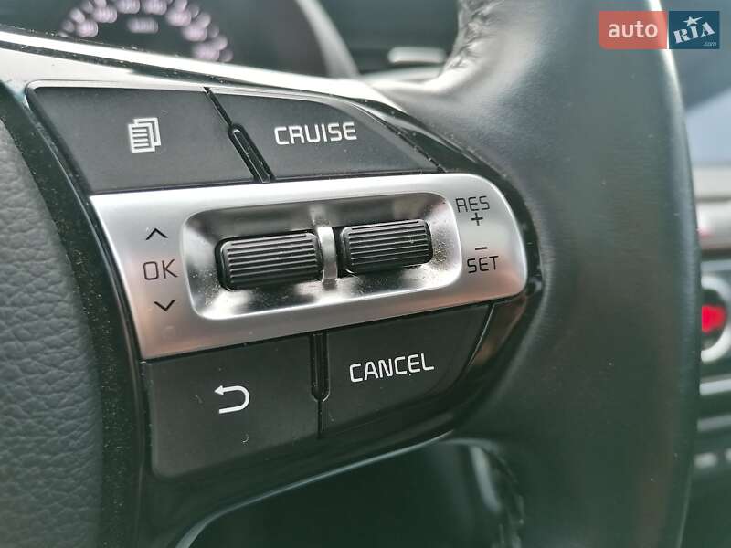 Седан Kia K7 2016 в Киеве