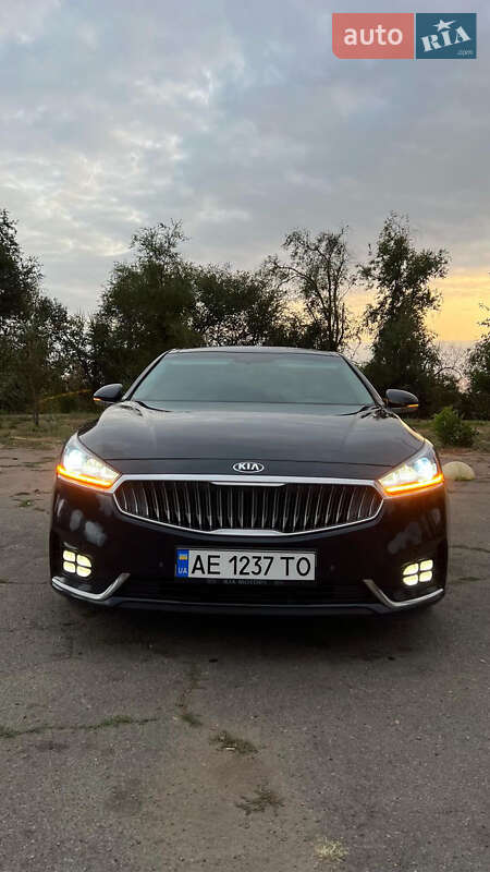 Седан Kia K7 2017 в Кривому Розі