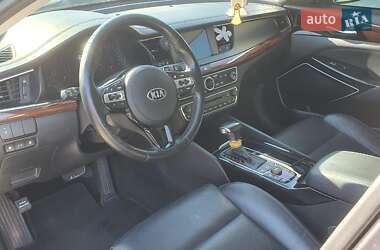 Седан Kia K7 2016 в Мукачево