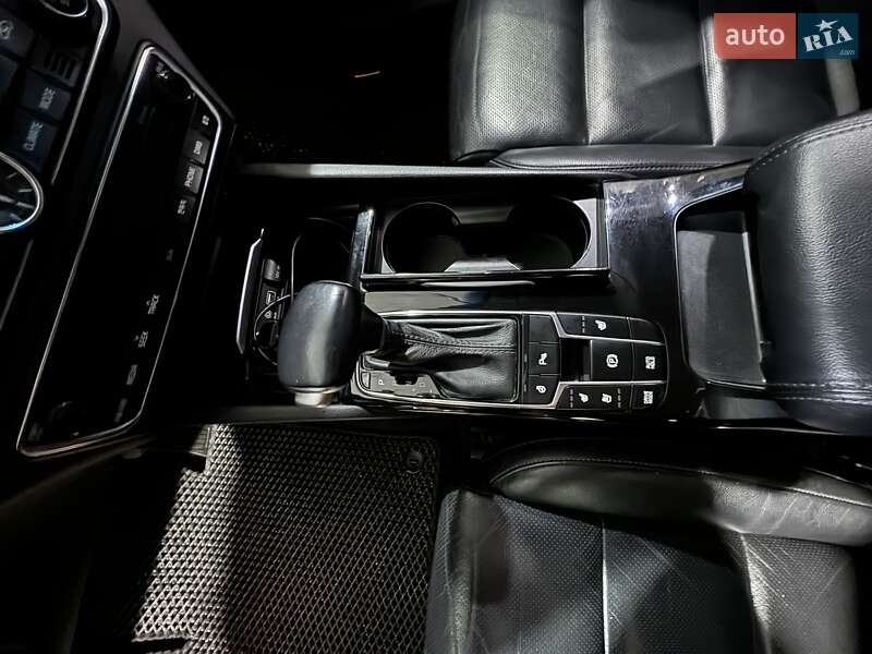 Седан Kia K7 2016 в Дніпрі