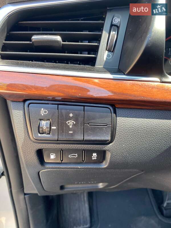 Седан Kia K7 2016 в Білій Церкві