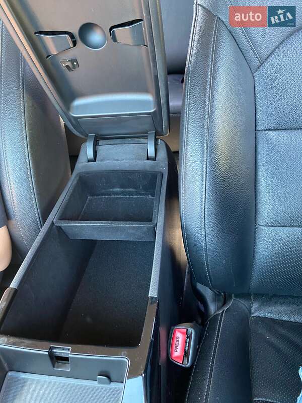 Седан Kia K7 2016 в Білій Церкві