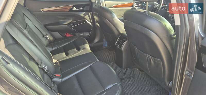 Седан Kia K7 2016 в Броварах