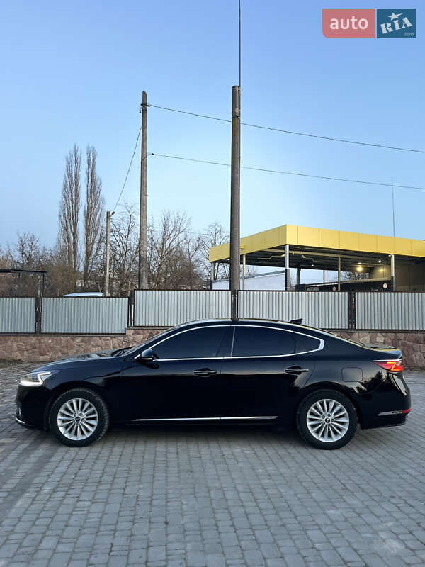 Седан Kia K7 2016 в Гусятині