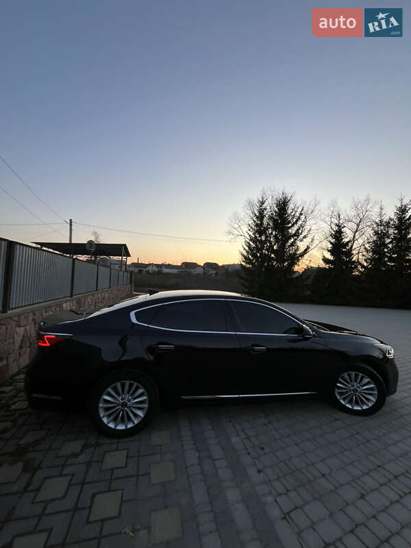 Седан Kia K7 2016 в Гусятині