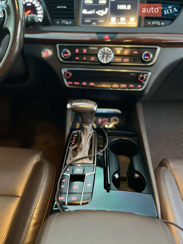 Седан Kia K7 2016 в Гусятині