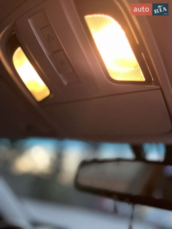 Седан Kia K7 2016 в Гусятині