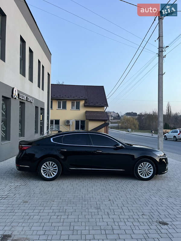Седан Kia K7 2016 в Гусятині