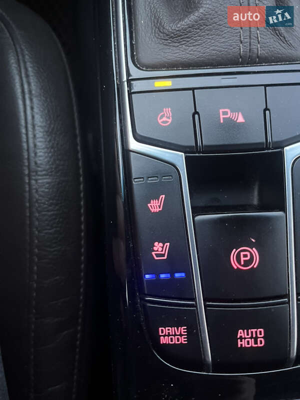 Седан Kia K7 2016 в Гусятині