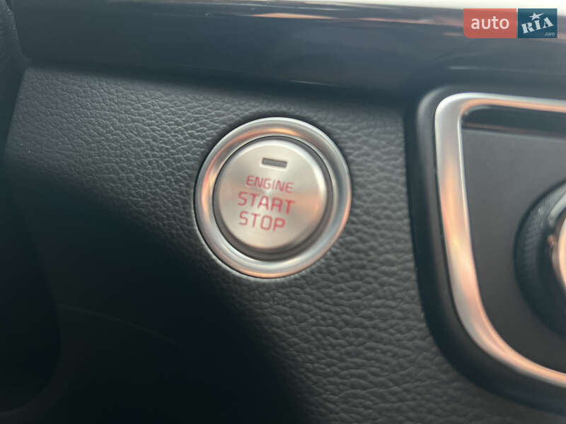 Седан Kia K7 2018 в Харькове