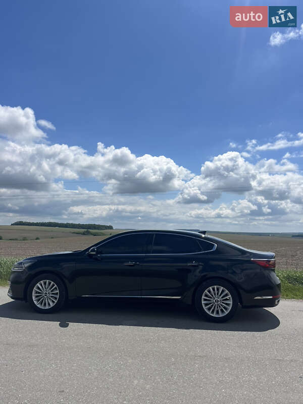 Седан Kia K7 2016 в Гусятині