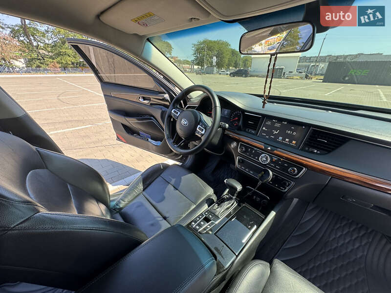 Седан Kia K7 2017 в Одессе