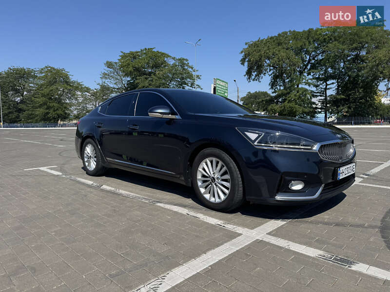 Седан Kia K7 2017 в Одессе