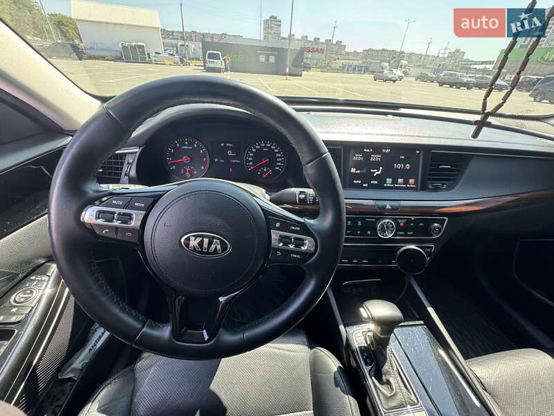 Седан Kia K7 2017 в Одессе