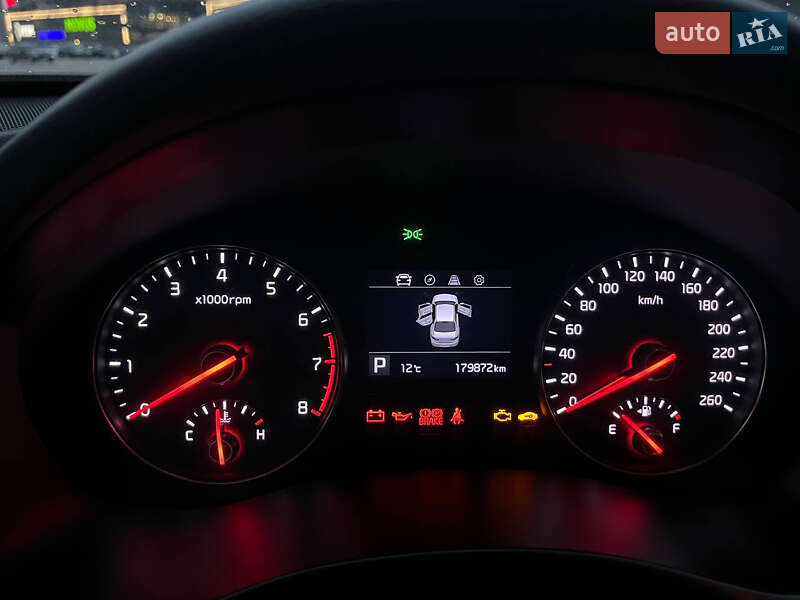 Седан Kia K7 2016 в Киеве