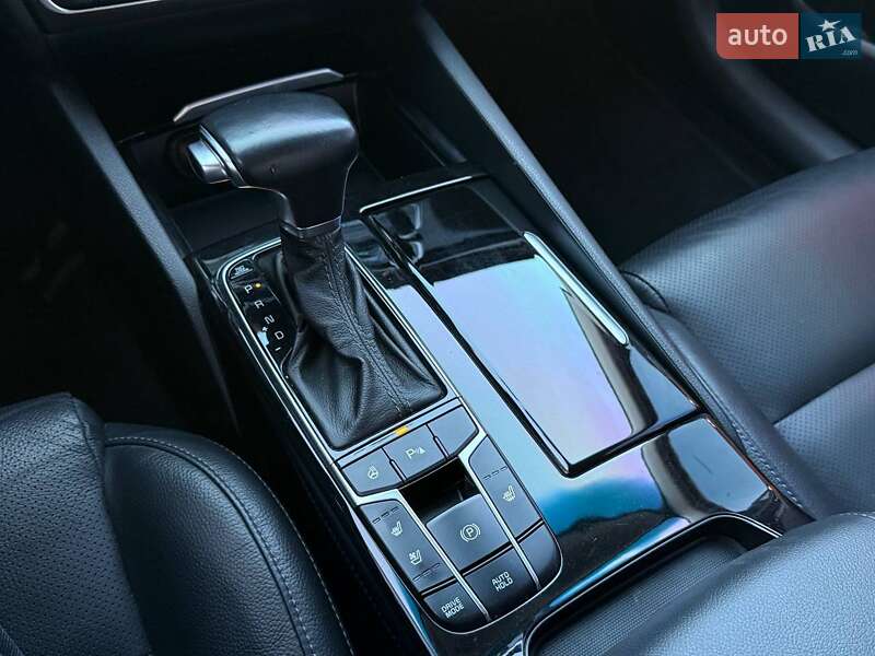 Седан Kia K7 2017 в Одессе