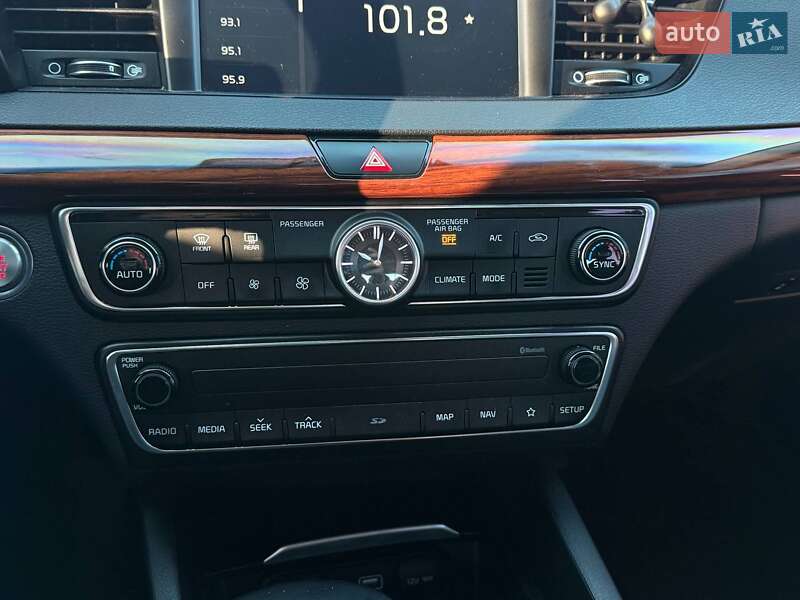 Седан Kia K7 2017 в Одессе