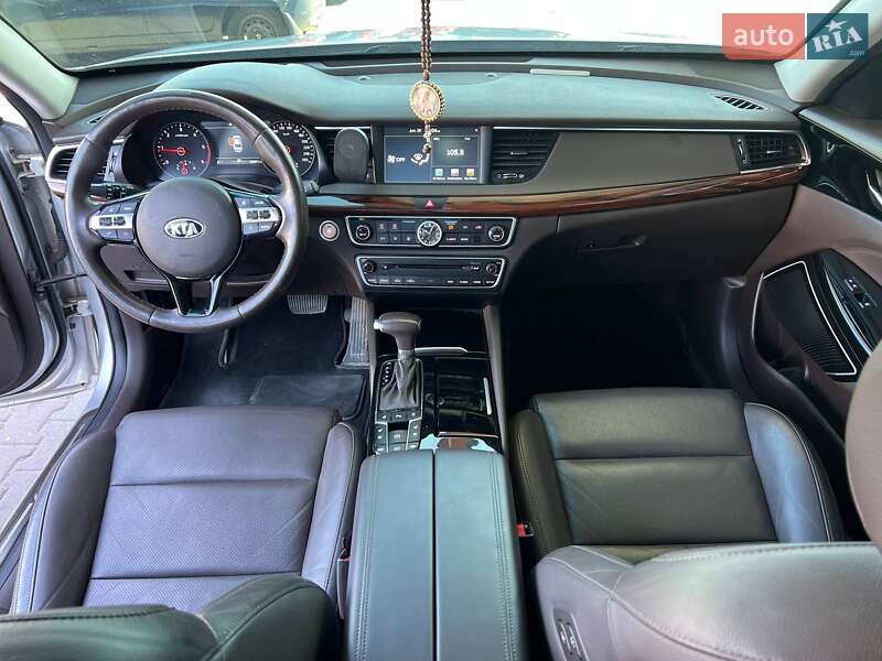 Седан Kia K7 2017 в Одессе