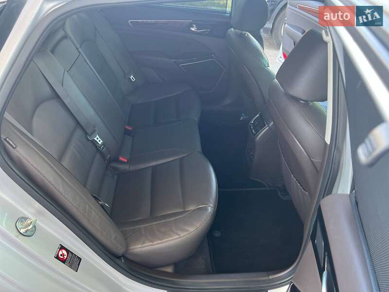 Седан Kia K7 2017 в Одессе