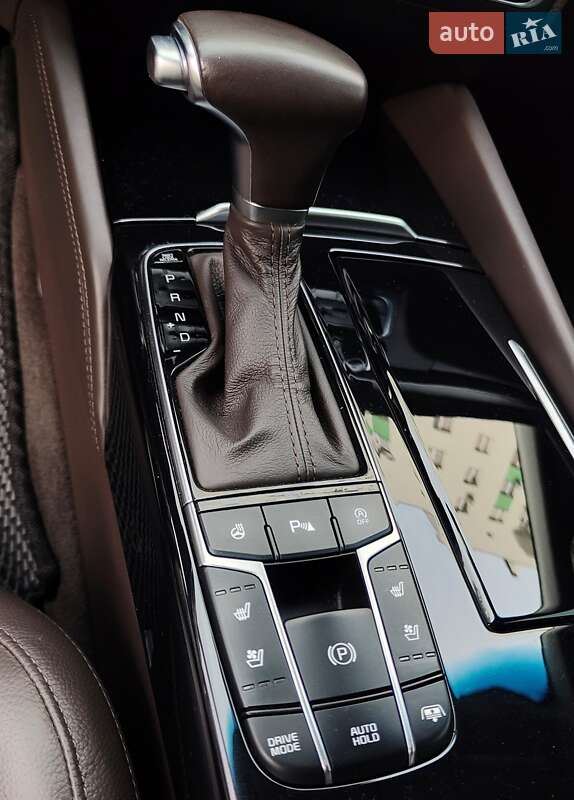 Седан Kia K7 2017 в Виннице