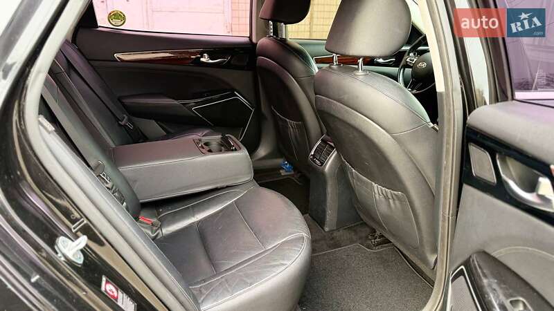Седан Kia K7 2017 в Одессе