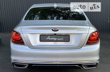 Седан Kia K9 2018 в 