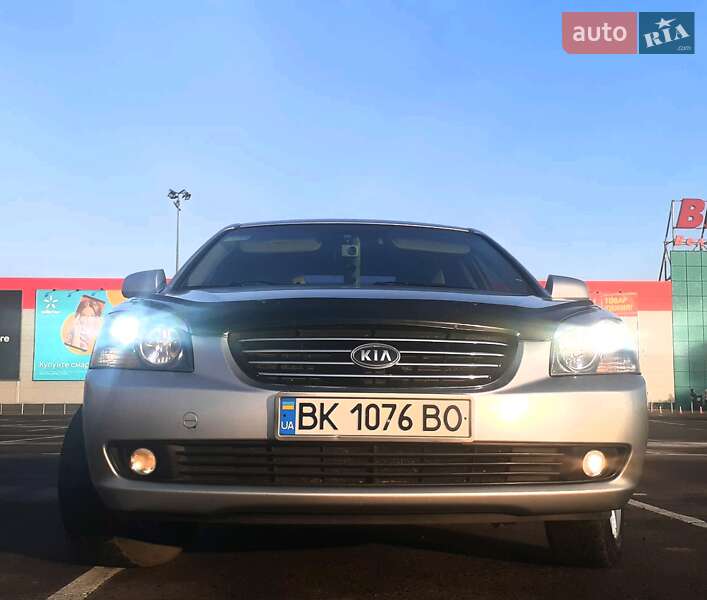 Седан Kia Magentis 2006 в Ровно