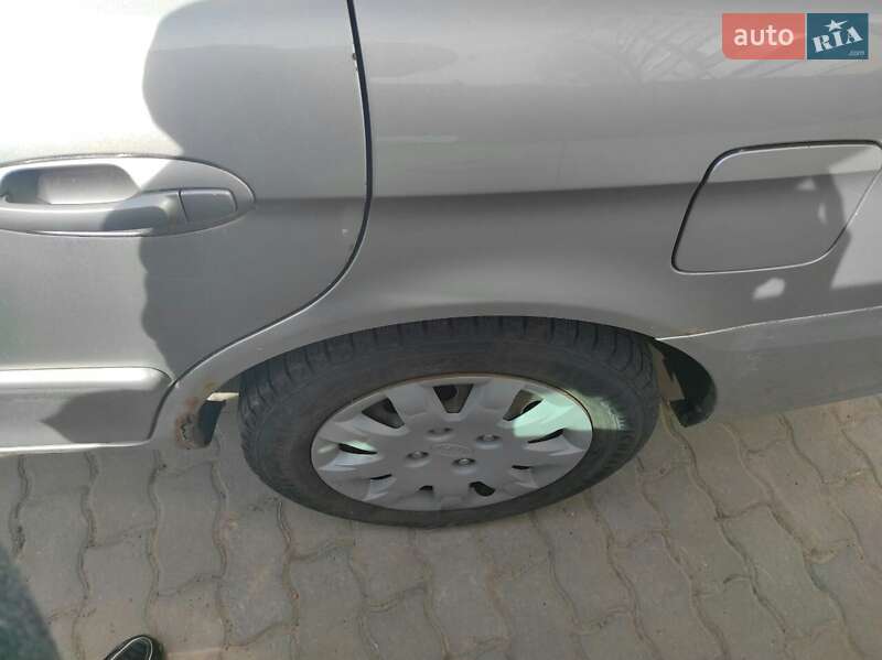 Седан Kia Magentis 2006 в Львове
