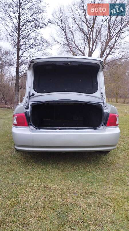 Седан Kia Magentis 2004 в Шостці