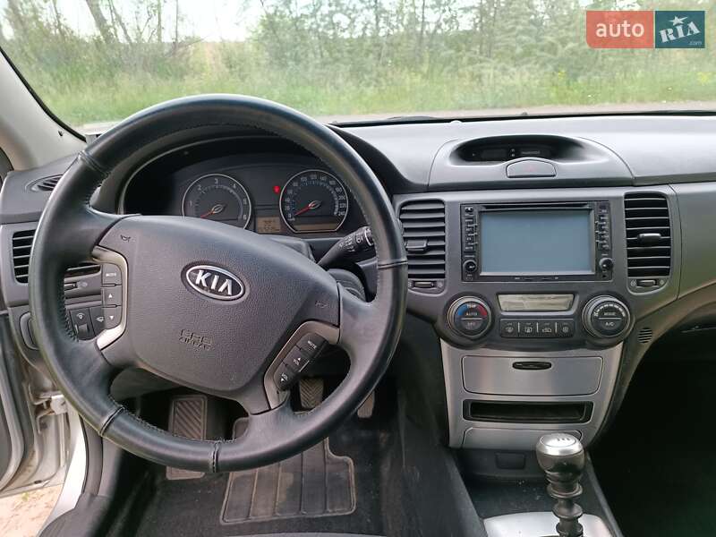 Седан Kia Magentis 2007 в Обухове